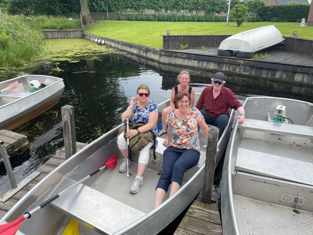 Een bootje vol, klaar voor vertrek